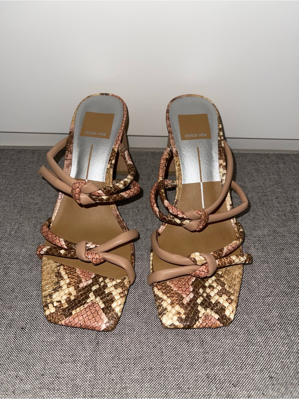 Women’s Dolce Vita Beige Snakeskin-Print Strappy Sandals, 6M